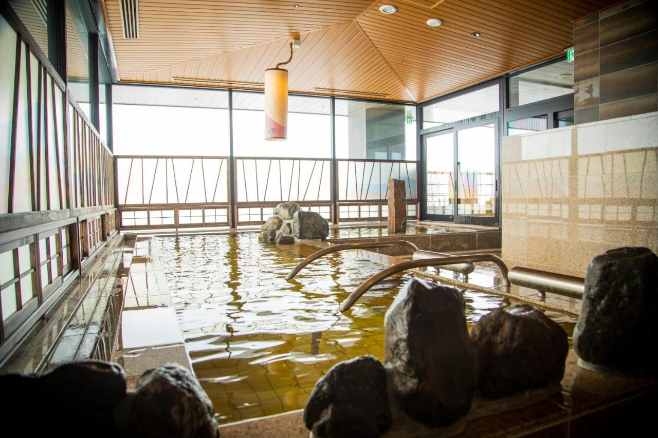 La Vista Furano Hills Natural Hot Spring Exterior photo